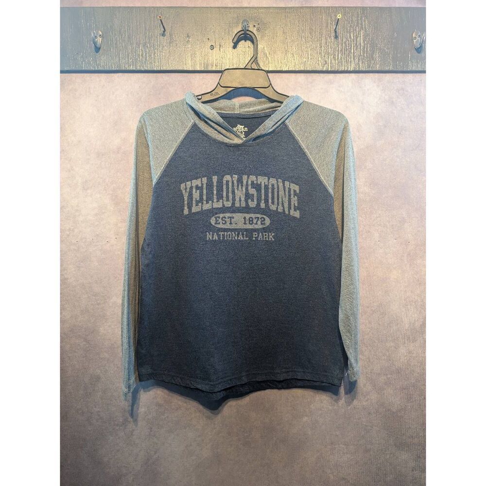 Ray Wear lightweight pullover Yellowstone hoodie medium